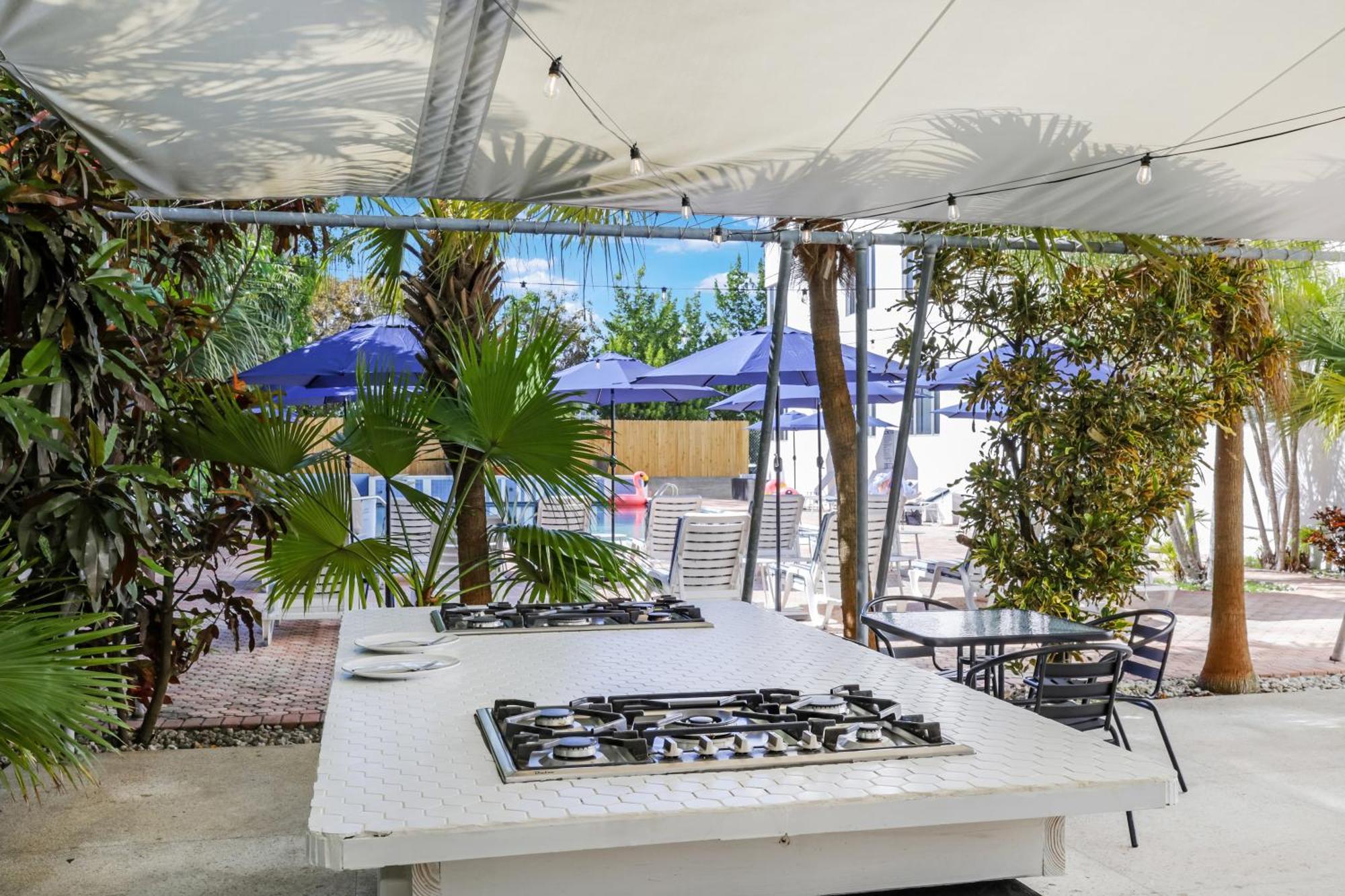 Tropics Hotel Маями Бийч Екстериор снимка